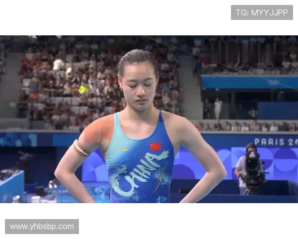 昌雅妮跳水完直接拎爱马仕去吃火锅？